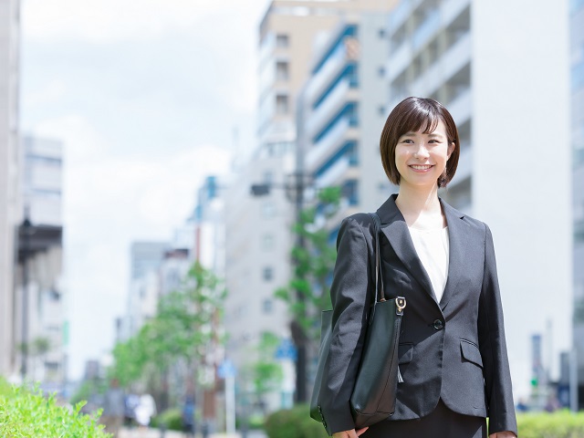 代女性必見 転職の面接にふさわしい服装とngな服装 転職ハブ 転職サイト 転職エージェントの比較メディア