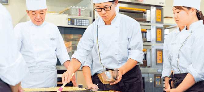 天谷調理製菓専門学校の授業風景③