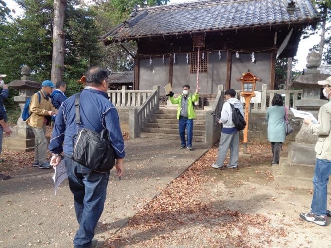 神社に集まる人たち