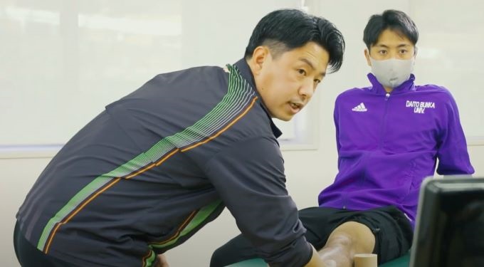 スポーツコーチングを学ぶ様子