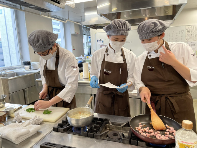 辻学園栄養専門学校　肉