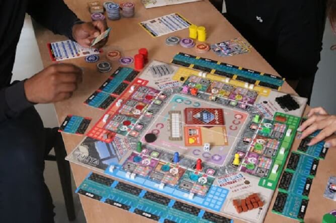 株式会社EBILABのwyEBIYA THE BOARD GAME