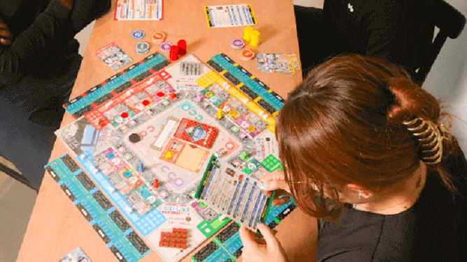 株式会社EBILABのwyEBIYA THE BOARD GAMEをプレイ中