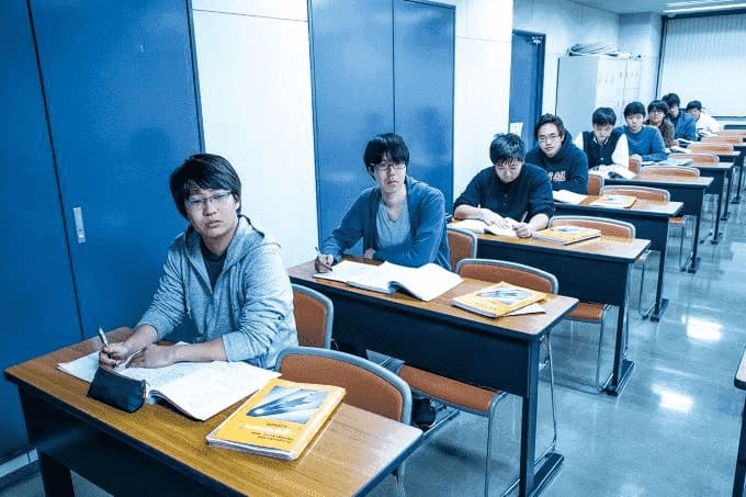 授業を受ける学生達